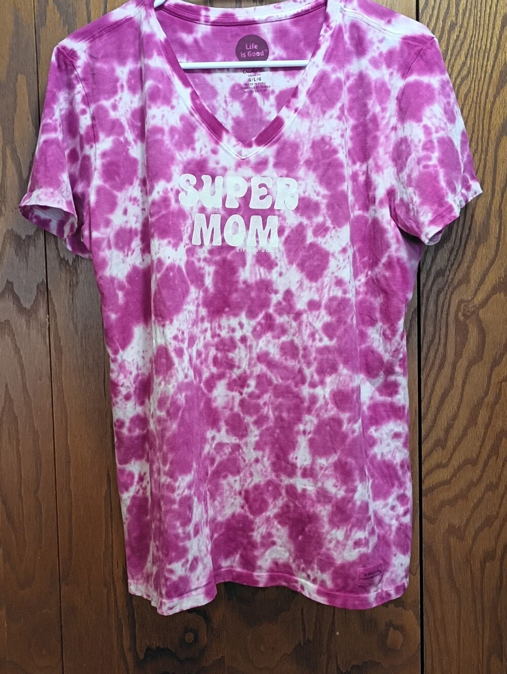 Life Is Good Pink and White Tie-Dye V-Neck "Super Mom" Tee, size large .